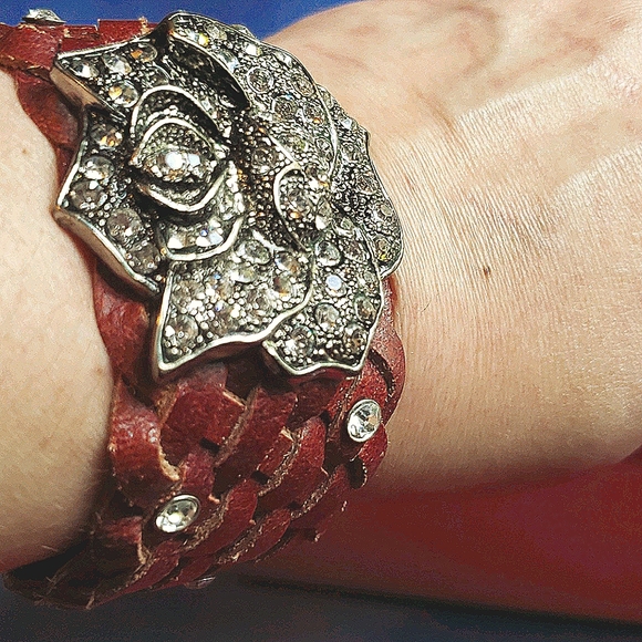 Beautiful rose bracelet - Picture 4 of 4